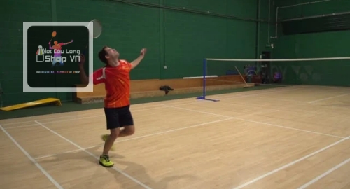 Hướng dẫn kỹ thuật đánh cầu cao thuận tay cải thiện phong cách tấn công